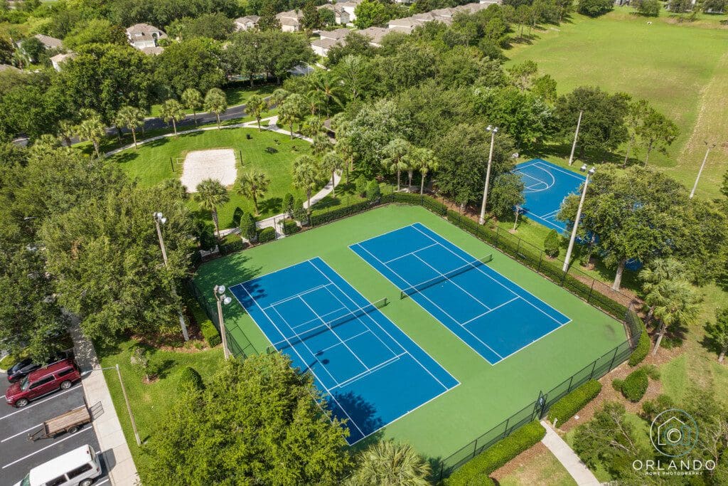 Pickleball and tennis courts at Windsor Hills holiday rentals