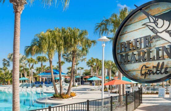 Windsor Island Resort poolside bar and grill