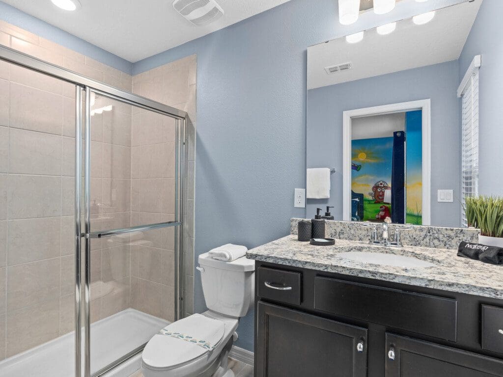 Toy Story ensuite bath