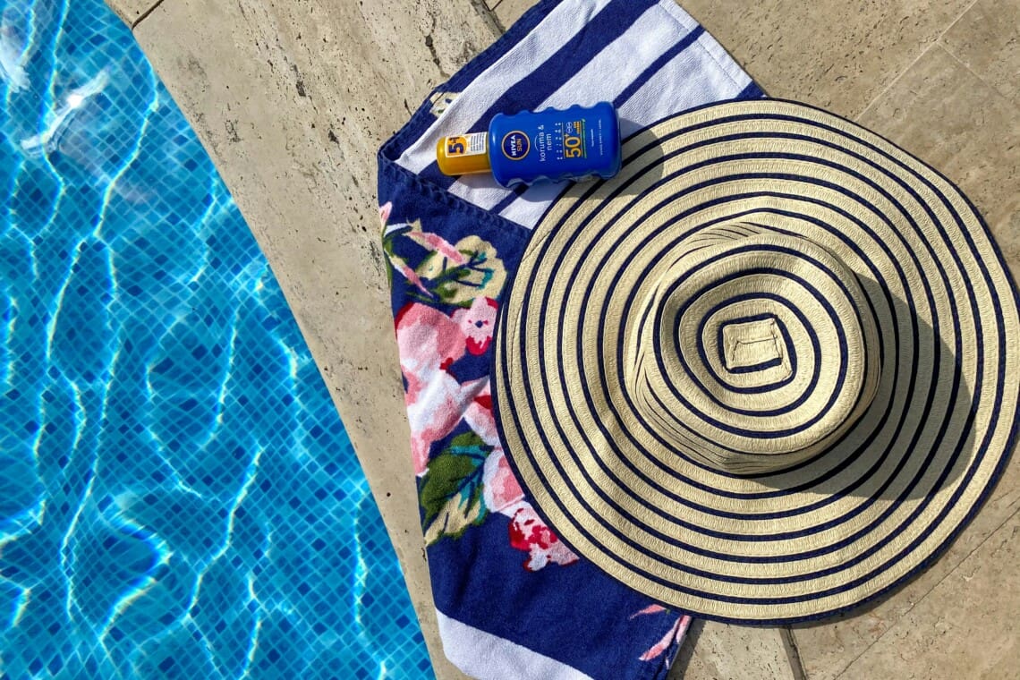 Windsor Island Resort Near Disney poolside essentials